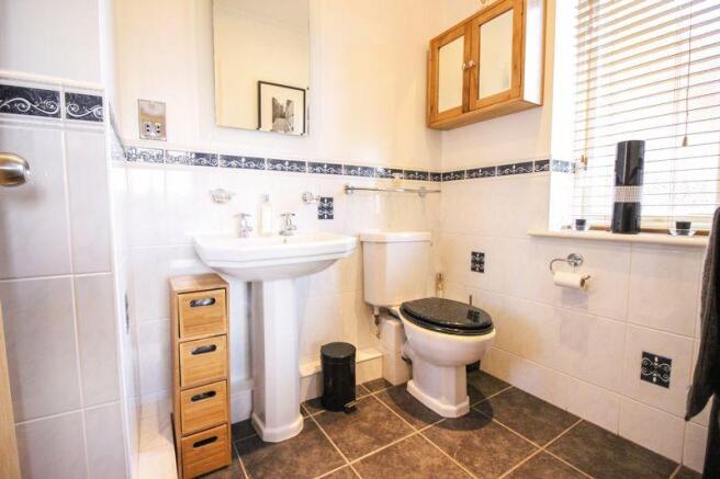 Ensuite to Mas...