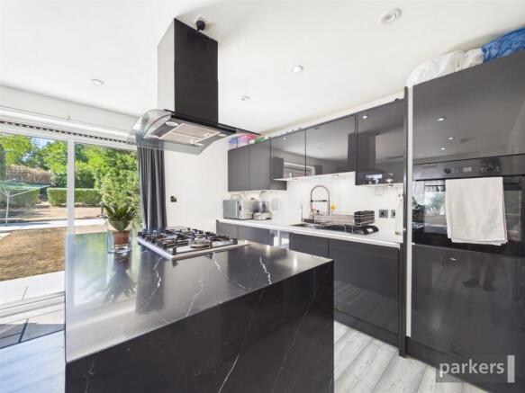 Millbank Crescent, Woodley, Reading, Berkshire, RG5 photo 4