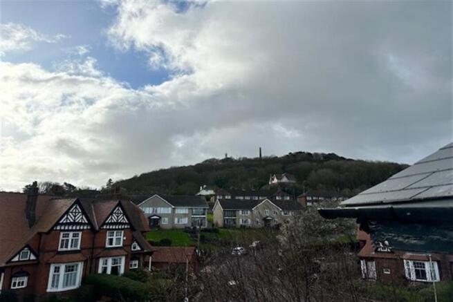 2 bed Flat for sale Image 11