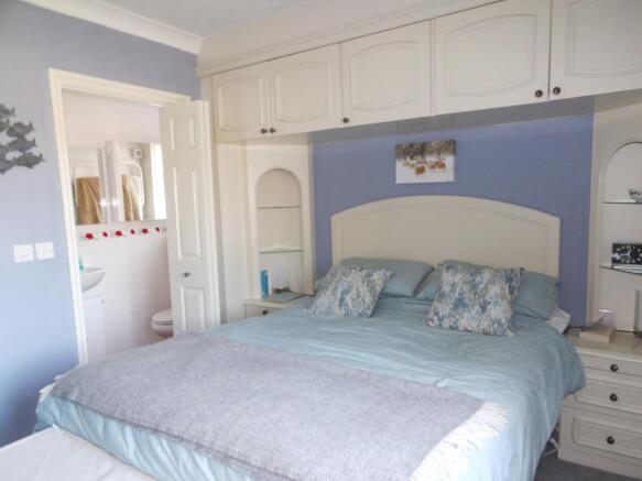 Bed 1 with en-suite