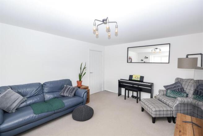 4 bed Detached for sale Image 4