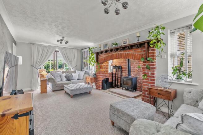 4 bed Detached for sale Image 4