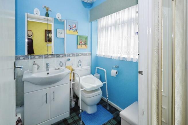 2 bed Semi-Detached Bungalow for sale Image 10