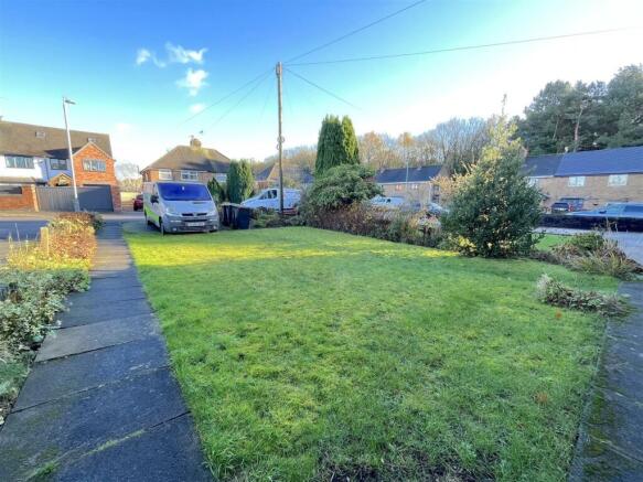 Front Garden & Driveway