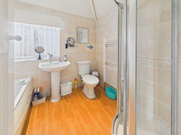 3 bed Semi-Detached for sale Image 8