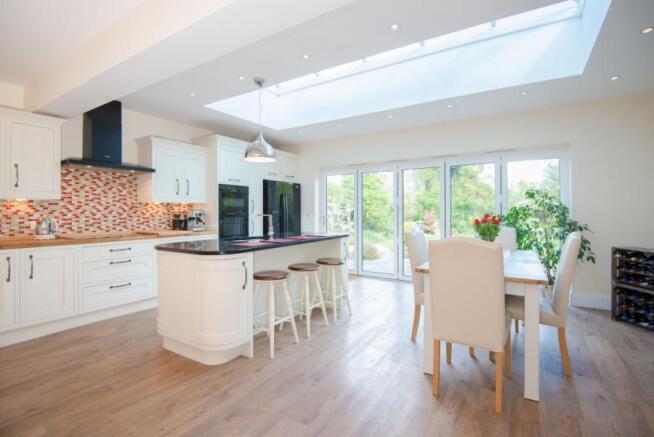 Kitchen/Dining