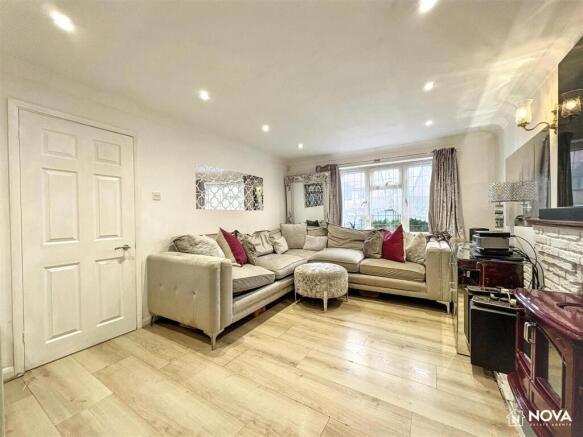 Woodmere, Luton photo 4