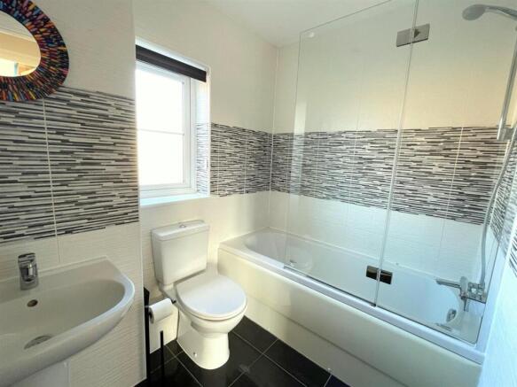2 bed Semi-Detached for sale Image 8