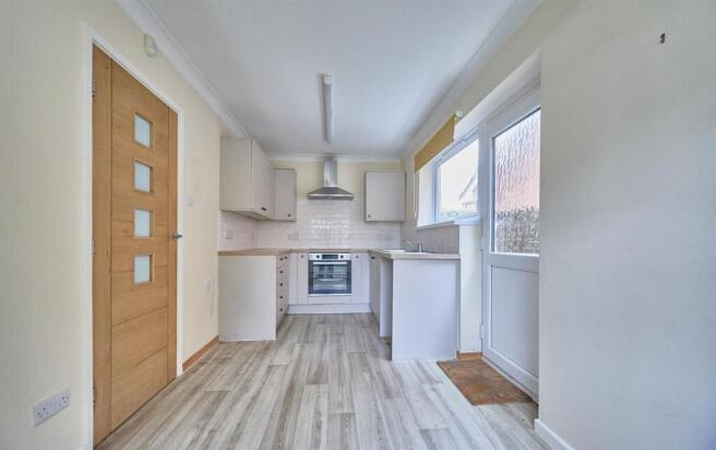 Fitted Kitchen to Front
