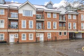 5, Saxons Court, Peach Street, Wokingham RG40 1XH