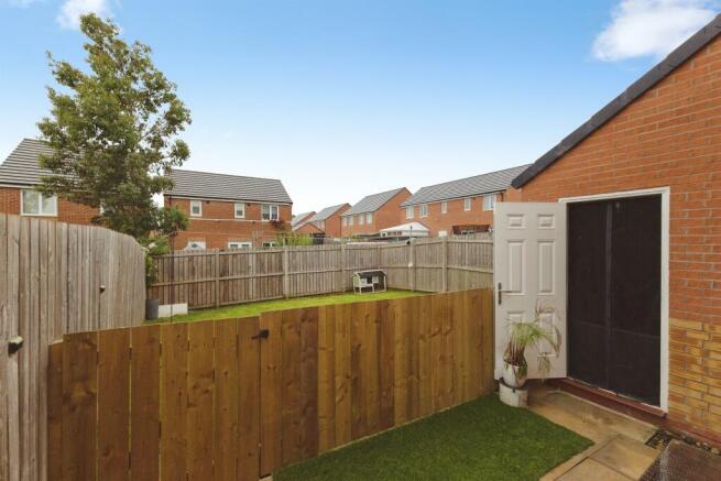 2 bed Semi-Detached for sale Image 11