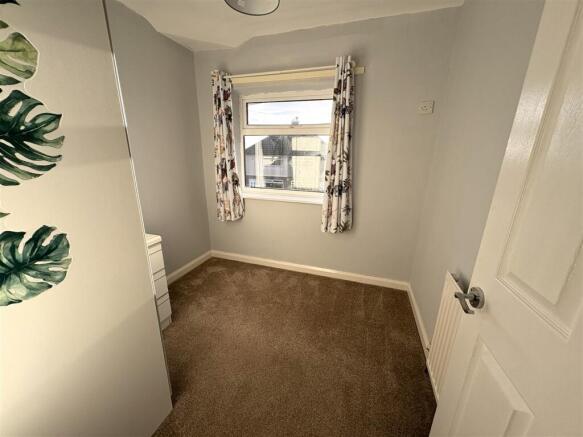 3 bed Semi-Detached to rent Image 8