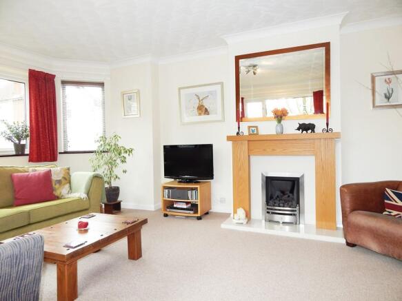 LIVING ROOM.jpg