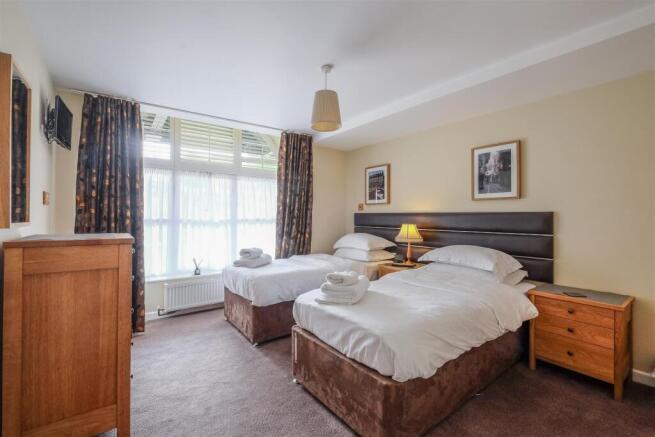 2 bed Apartment for sale Image 8