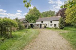 Inafield, White House Lane, Besthorpe NR17 2PB