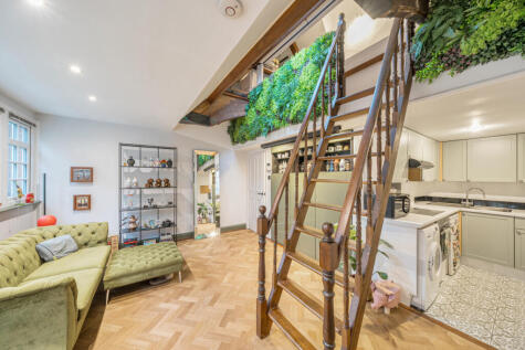 Princes Avenue, Muswell Hill, London, N10
