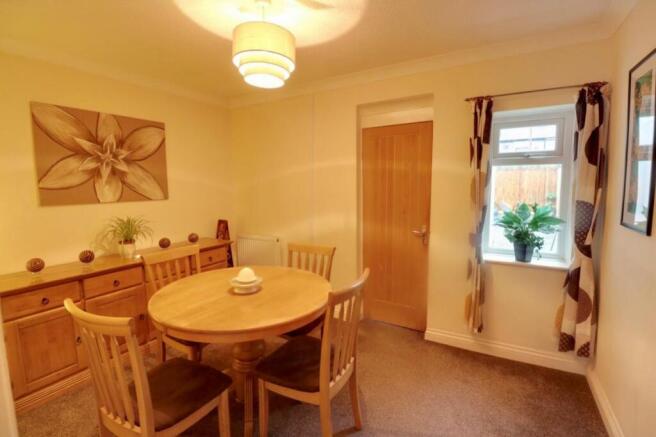 16 Skelmuir Rd  (8)