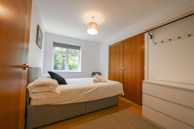 3 bed Apartment for sale Image 8
