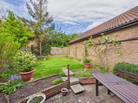 Lambarde Close, Halling, Rochester, ME2 photo 2