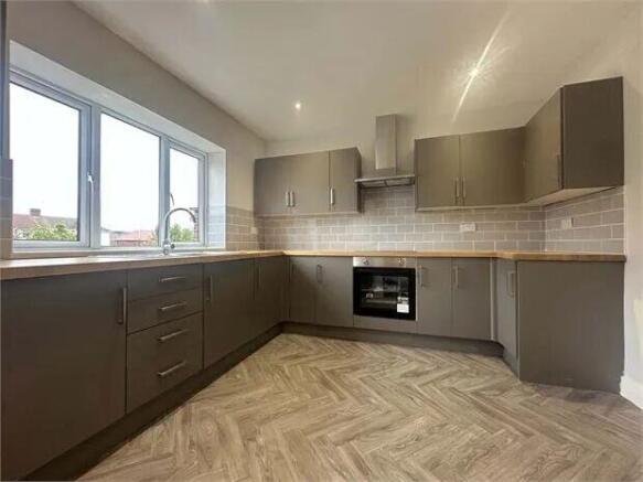 3 bed Semi-Detached for sale Image 5