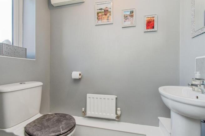 2 bed Semi-Detached for sale Image 8