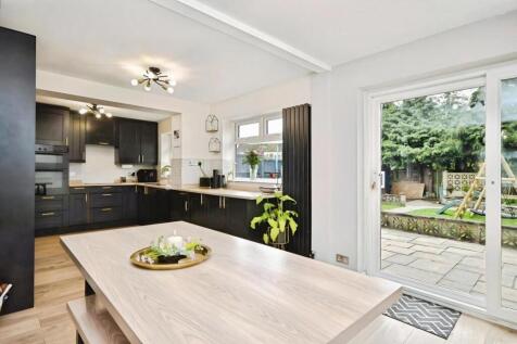 Battson Road, Bristol, BS14 8SW