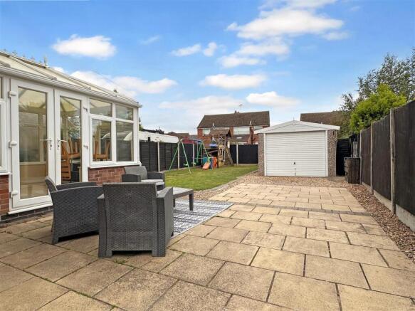 Well-Appointed Rear Garden 0747