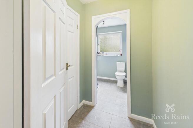 2 bed Apartment to rent Image 9