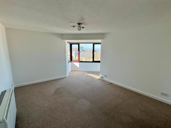 8 Jenkins Court Lounge