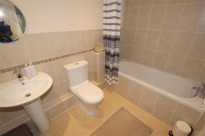 EN SUITE BATHROOM