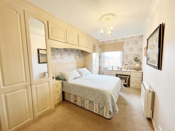 Bedroom pic 1.jpg