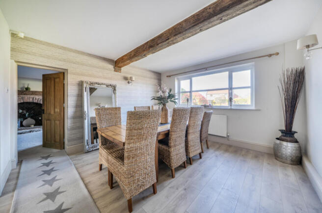 5 bed Detached for sale Image 10