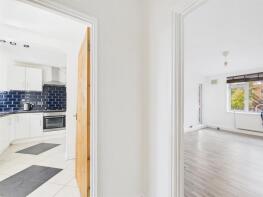 8, Markfield House, Stamford Road, Tottenham, London N15 4PY