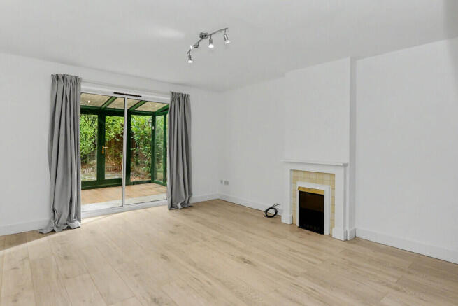Living Area - Ang...