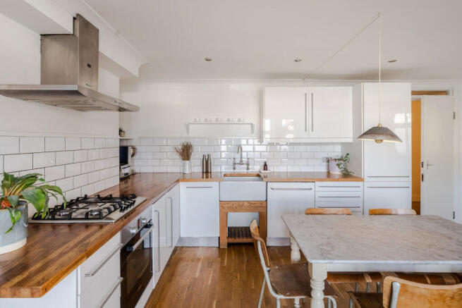 332408 - 291G Clapham Road-10.jpeg