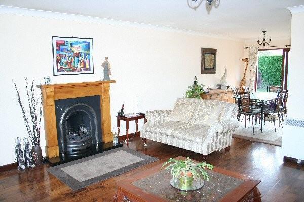 Lounge to dining