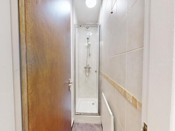 5 bed Not Specified to rent Image 7