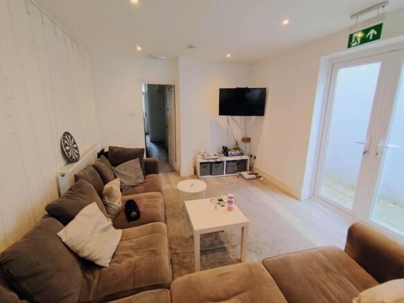 Living room (2)