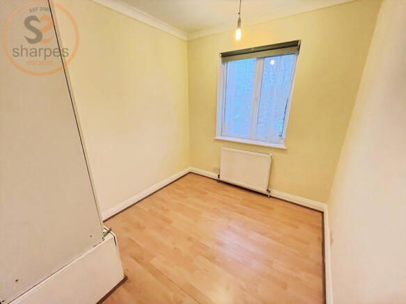 f958d630-13. 20bedroom5