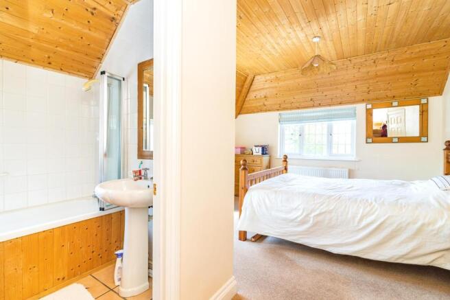 Master En-Suite