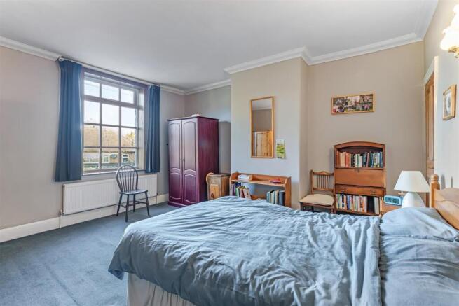 2 bed Terraced for sale Image 8