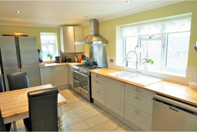 Kitchen / Breakfast
