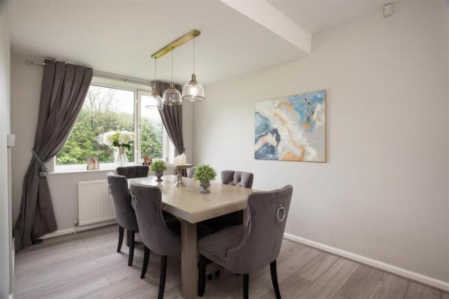 4 bed Detached for sale Image 6