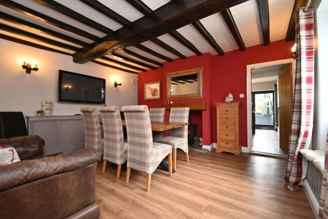 4 bed Cottage for sale Image 8