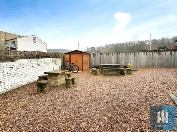 1 bed House Share to rent Image 9