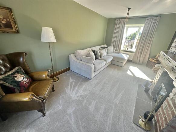 3 bed Semi-Detached for sale Image 5