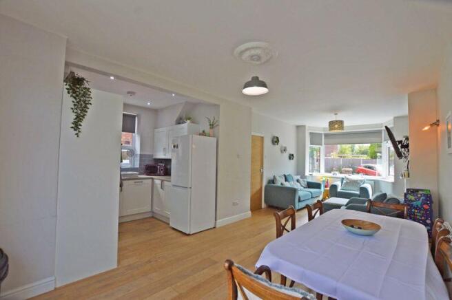 Diner/Kitchen