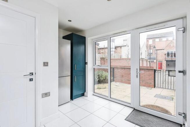 3 bed Terraced for sale Image 12
