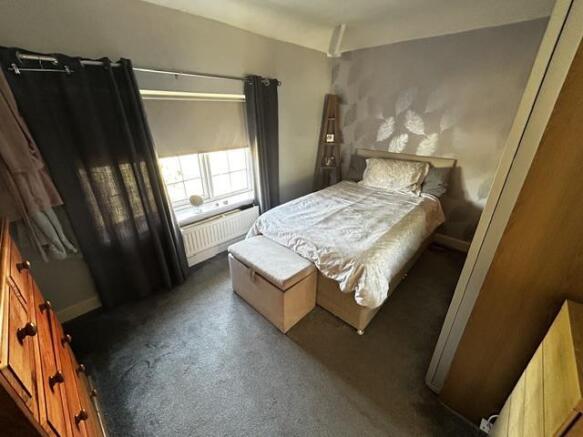 4 bed Semi-Detached for sale Image 11