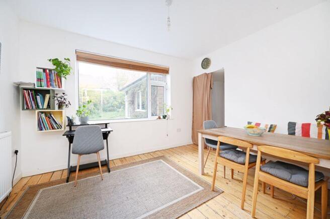 5 bed Detached for sale Image 10